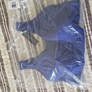 Natori Bliss Flex sports bra. Size L. NWT